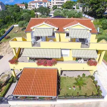 Apartment In With Sea Views, Balcony, Air Conditioning, Wifi 566-2 Drage