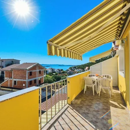 In With Sea Views, Balcony, Air Conditioning, Wifi 566-2 Apartment *
