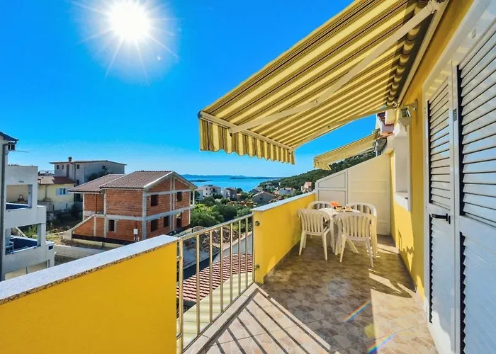 In With Sea Views, Balcony, Air Conditioning, Wifi 566-2 Appartamento *