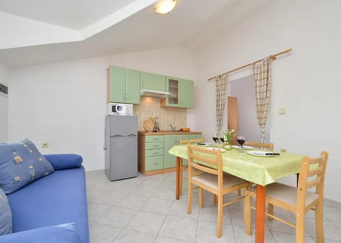 In With Sea Views, Balcony, Air Conditioning, Wifi 566-2 Lägenhet